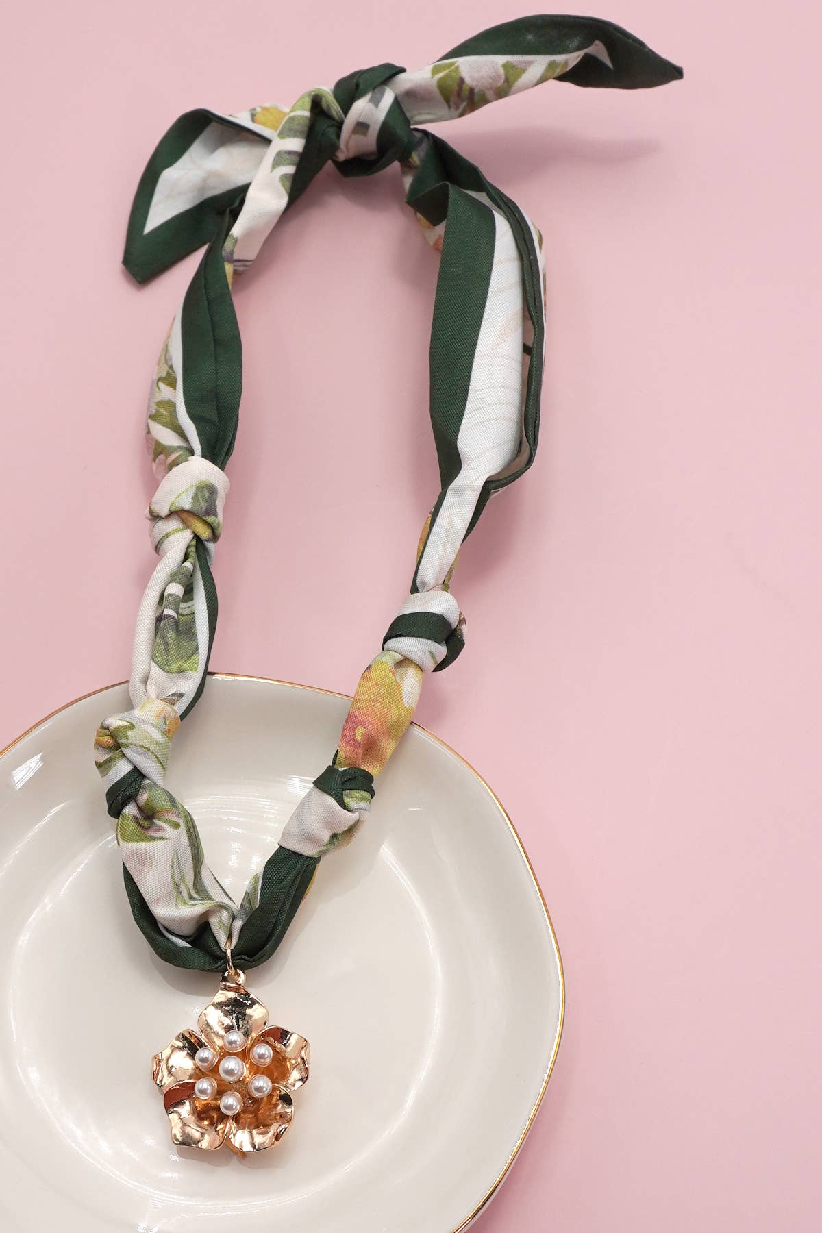 PEARL FLORAL HANDMADE SCARF CHARM NECKLACE