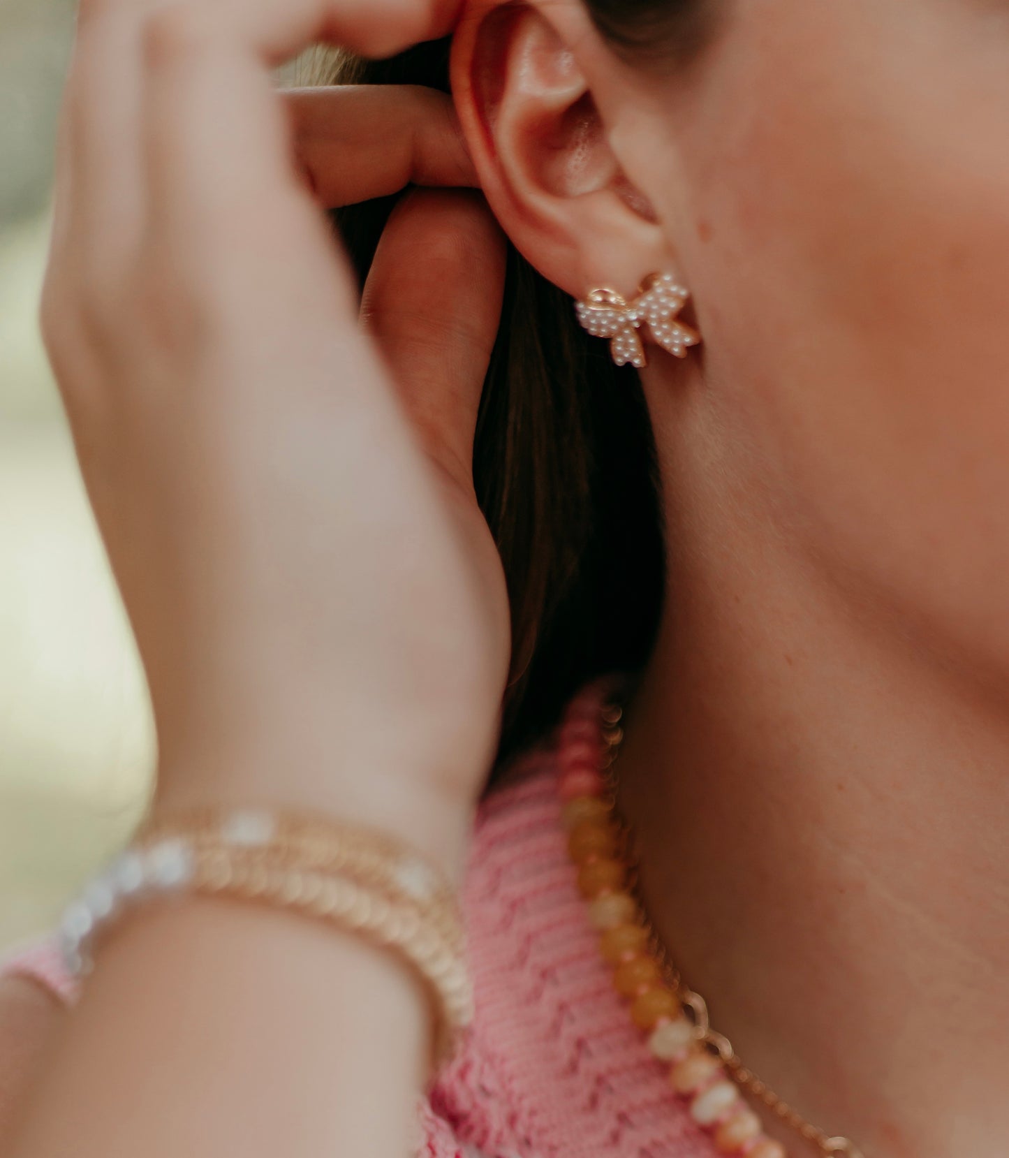 MINI PEARL BOW RIBBON GOLD EARRINGS