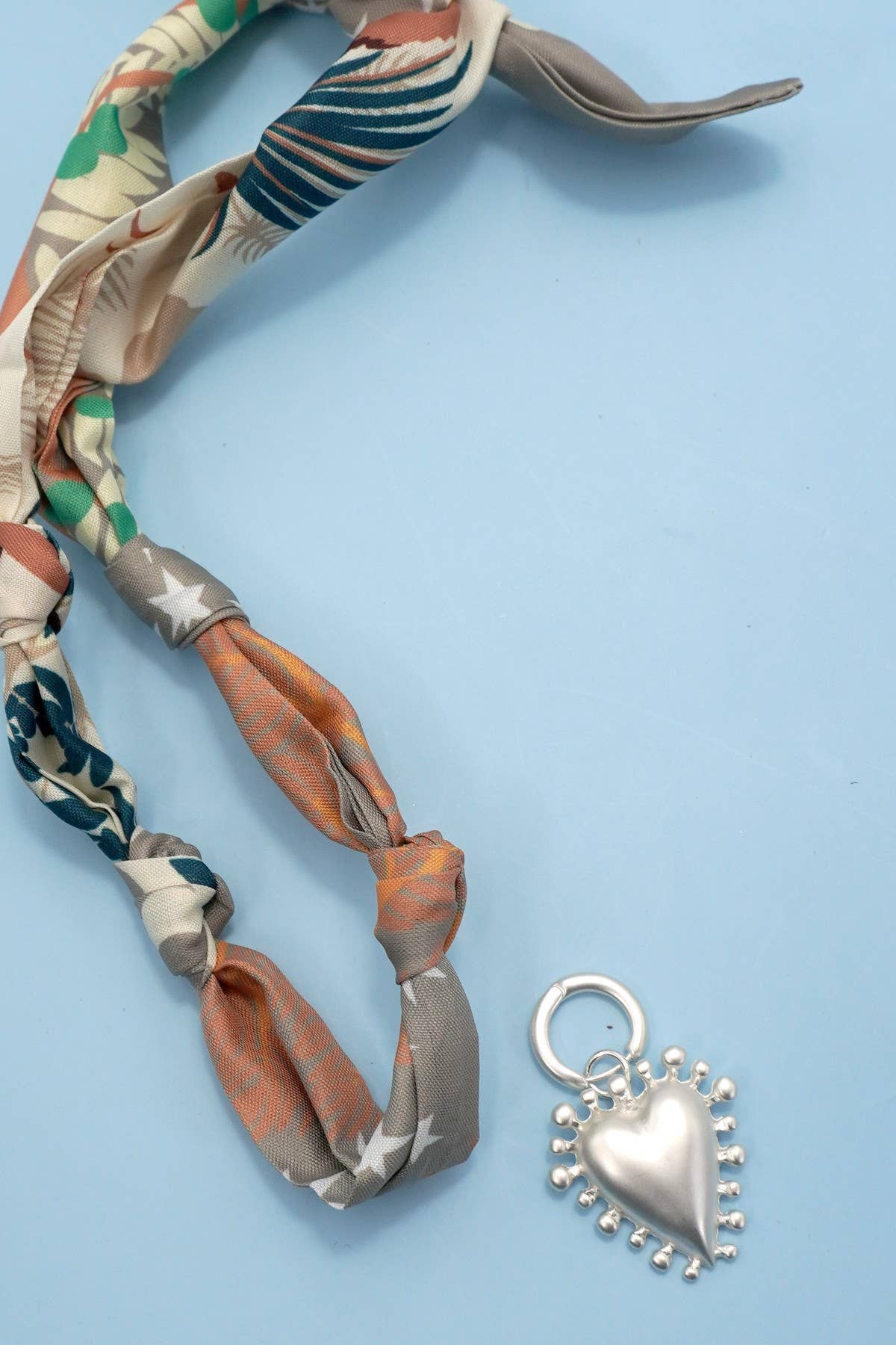 HEART WITH BLUE VINTAGE Handcrafted Scarf with Interchangeable Charm